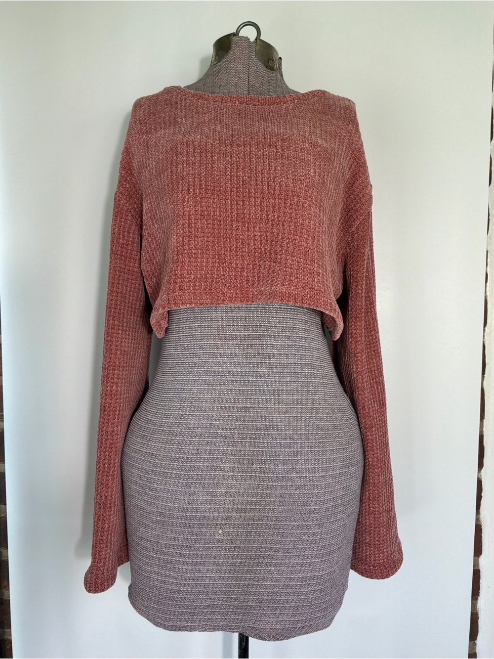 Urban Renewal Remnants Cozy Drippy Sleeve Crew Neck Sweater Size SP